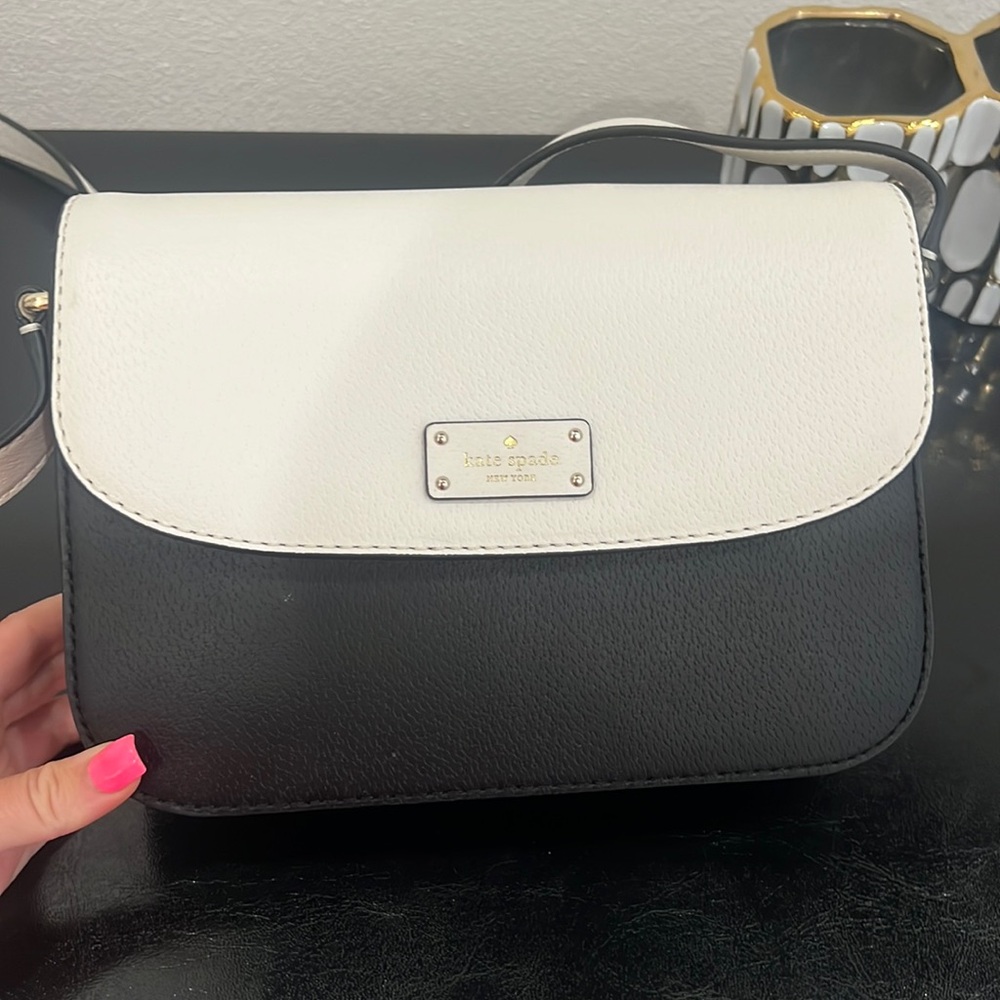 Brand new Kate spade black and white alycia purse